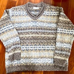 V neck sweater large